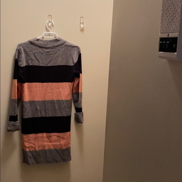 I am selling a sweater. - Picture 2 of 2